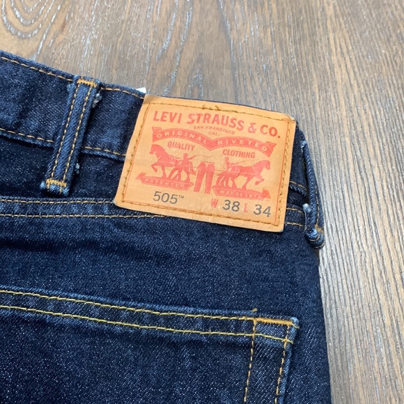Levi’s Dark Wash Jeans - Picture 3 of 3